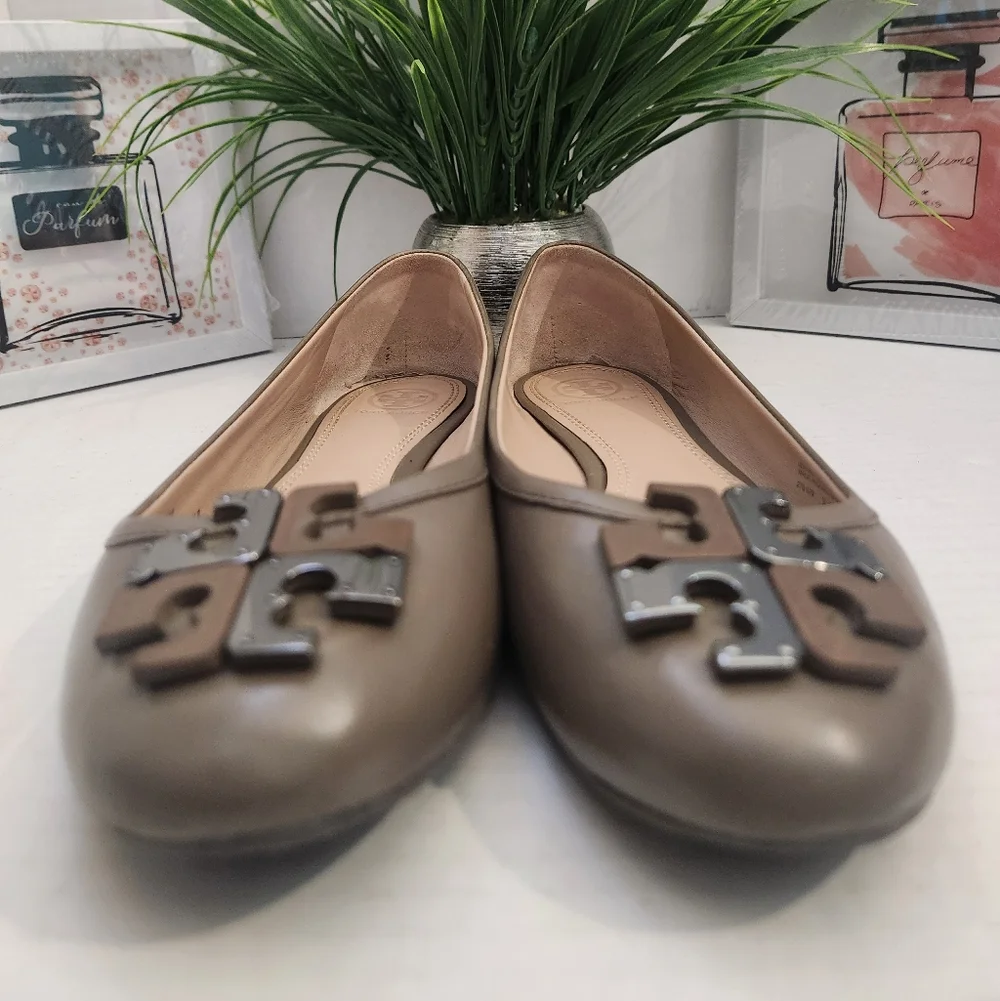 Tory Burch Shoes Women's Size 8.5M Taupe Olive Green Ballet Flats Lowell